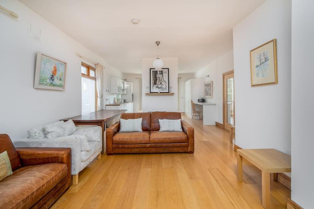 The Moorings- Near The Sea Villa Tramore Bagian luar foto